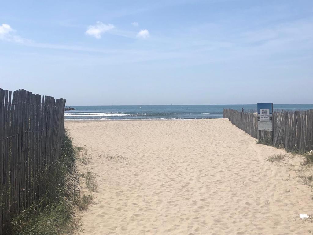 Le Grau Du Roi - Rive Droite - Plage Du Boucanet Екстериор снимка